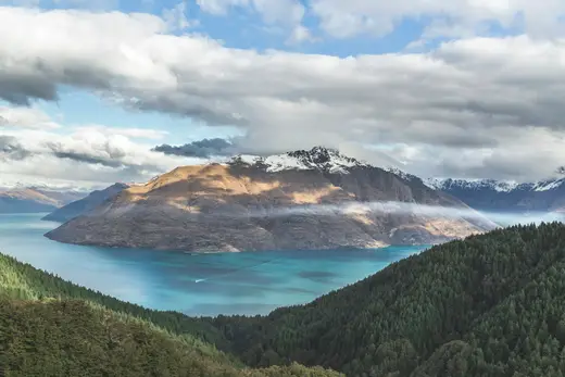 Queenstown lake and mountain landscape, New Zealand