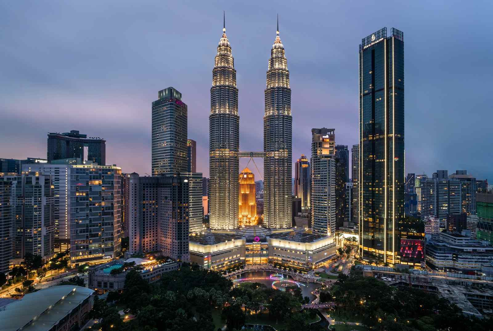 Petronas Twin Towers skyline in Kuala Lumpur, Malaysia